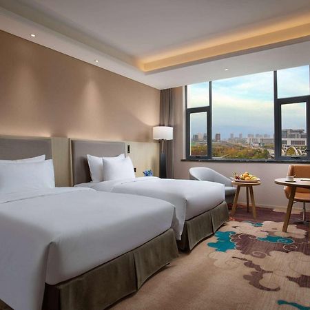 Ramada Wyndham Zhengzhou Xinzheng Hotel Xinzheng  Exterior photo