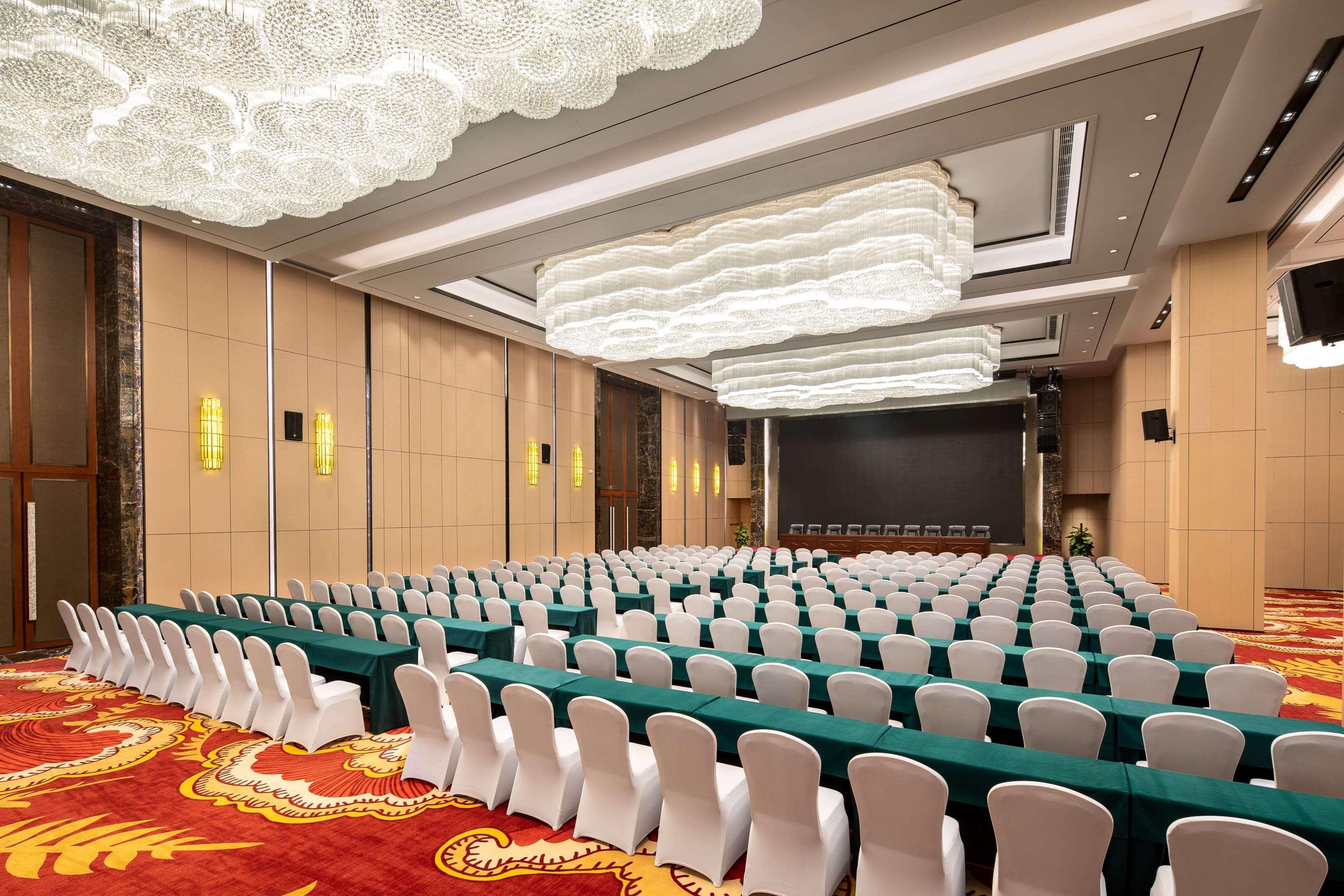 Ramada Wyndham Zhengzhou Xinzheng Hotel Xinzheng  Exterior photo