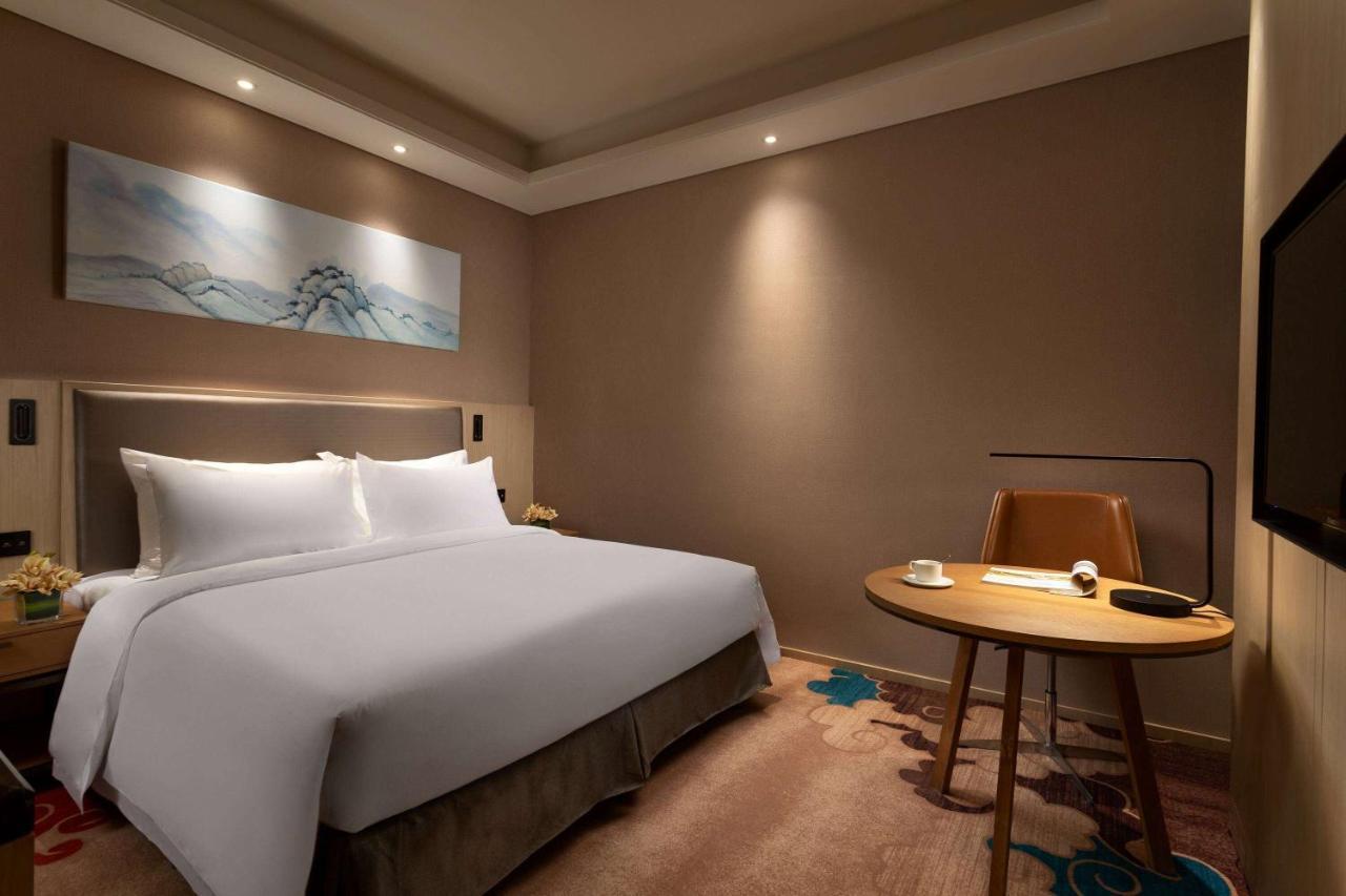 Ramada Wyndham Zhengzhou Xinzheng Hotel Xinzheng  Exterior photo